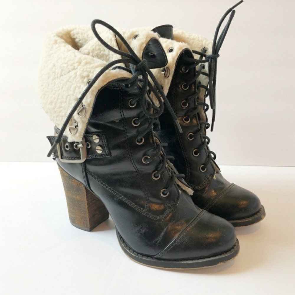 Botties  excellent  condition